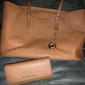 Michael Kors Wallet and Purse